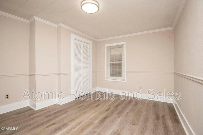 Building Photo - 703 W 2nd Ave