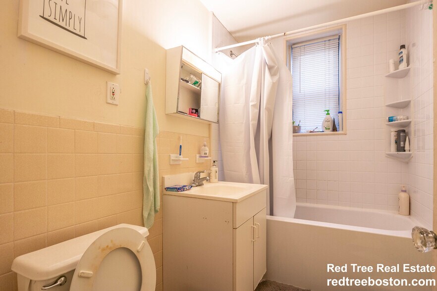 Building Photo - 466 Commonwealth Ave