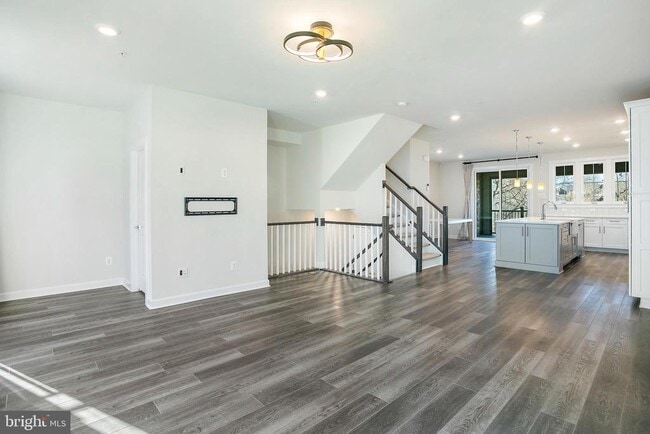 Building Photo - 6725 24th Ct N