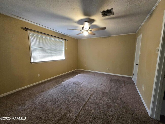 Building Photo - 216 Orgeron Dr