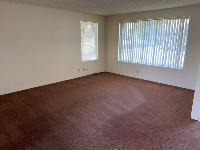 Building Photo - WarP01