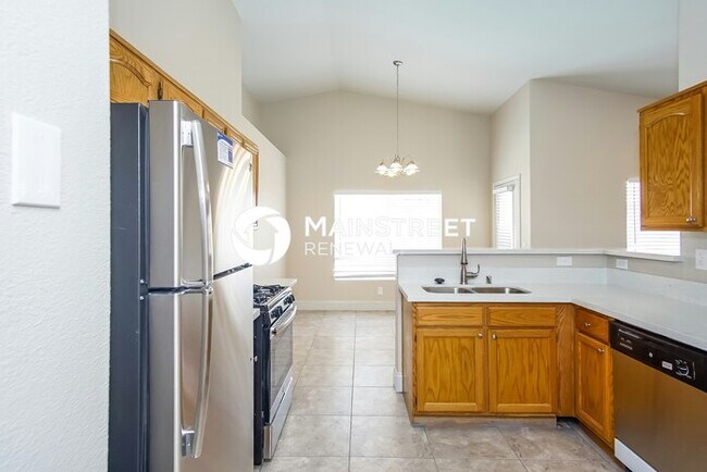 Building Photo - 3 Bedroom Pet-Friendly Home in North Las V...