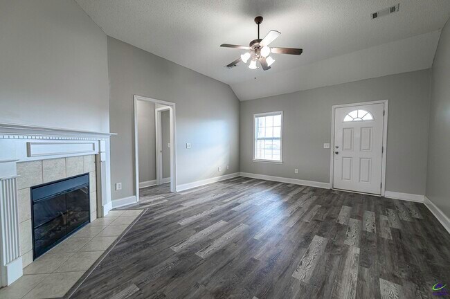 Building Photo - 307 Nile Ln