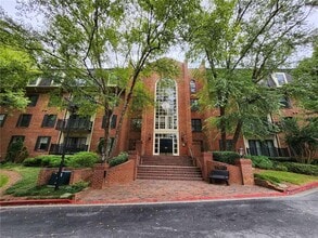 Building Photo - 27309 Plantation Dr NE