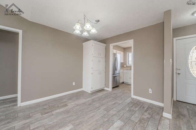 Building Photo - 4825 Colleen Dr