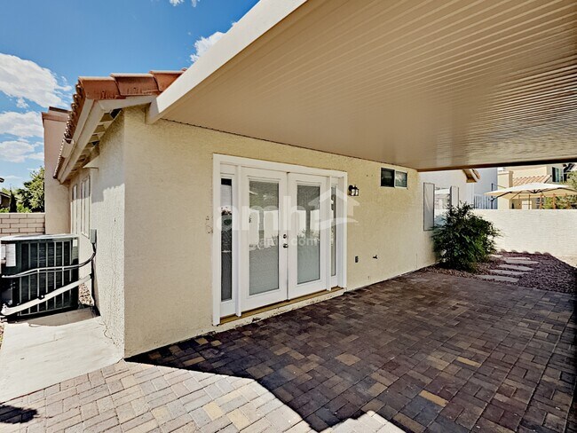 Building Photo - 8630 Tiverton Rd