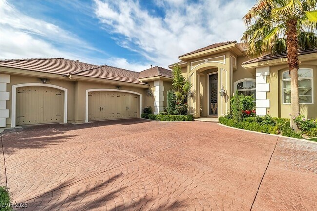 Building Photo - 2733 Red Arrow Dr