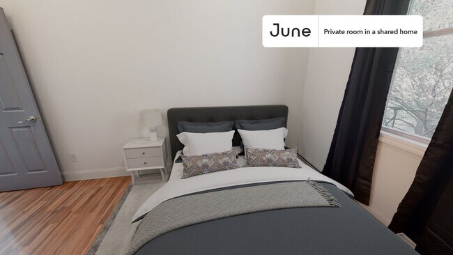 Building Photo - Room in Shared 4 bed/1 bath home