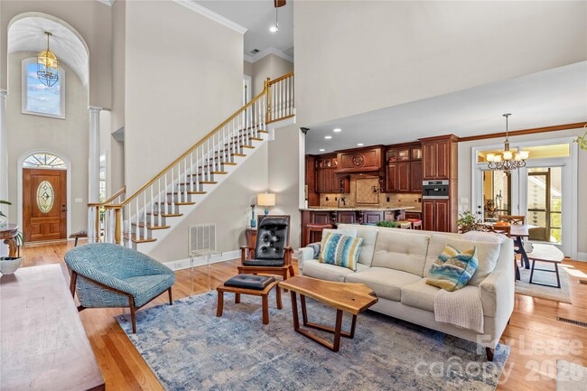 Building Photo - 13718 Robert Walker Dr