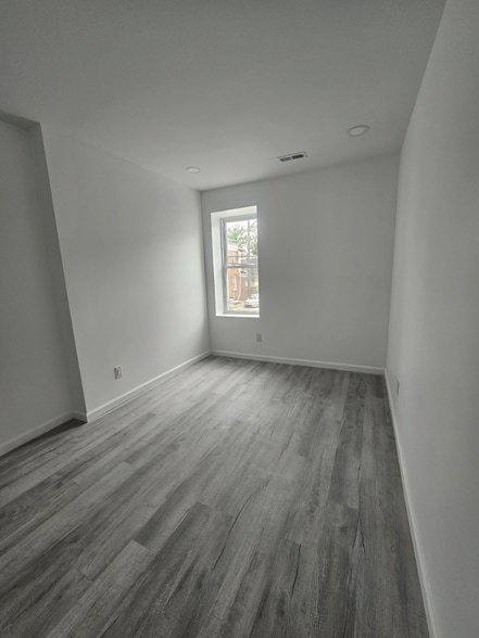 Building Photo - 5161 Wakefield St