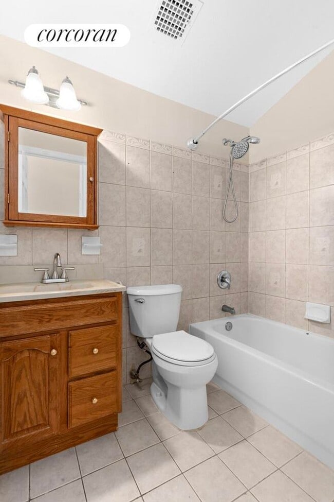 Building Photo - 336 Howe Ave