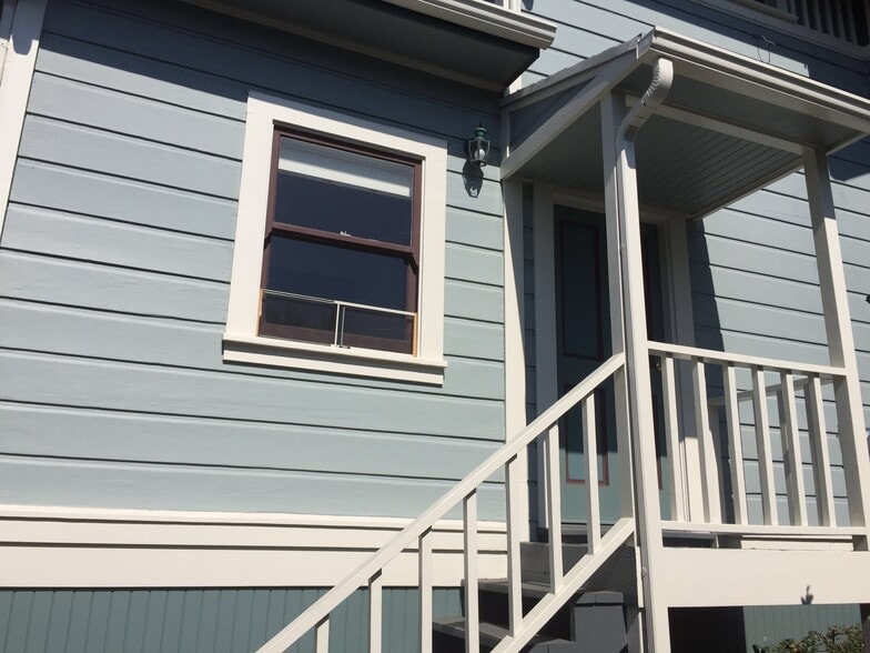 Building Photo - 2232 Clinton Avenue