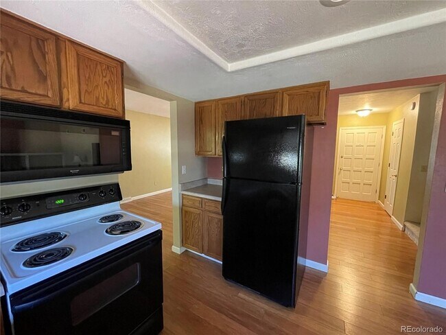 Building Photo - 6534 Zinnia St