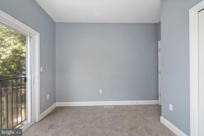 Building Photo - 104 N Patterson Park Ave