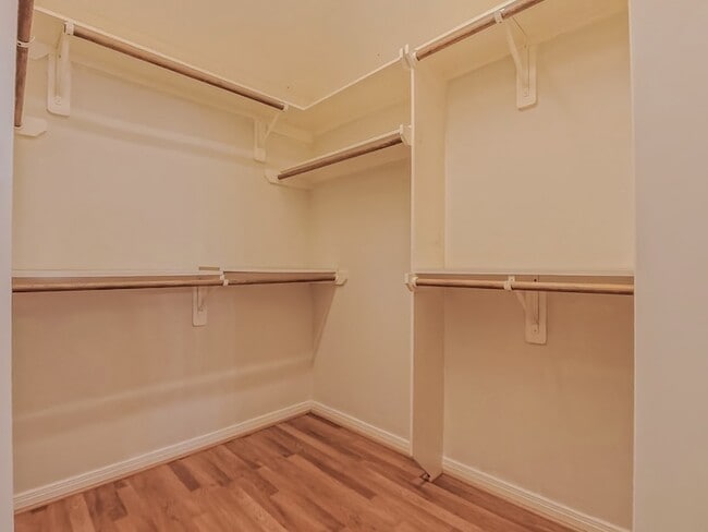 Building Photo - 15811 Sandisfield Ln