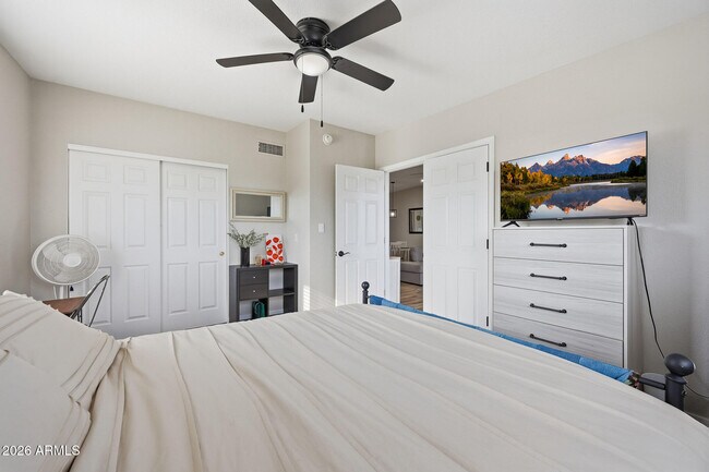 Building Photo - 16540 E Gunsight Dr