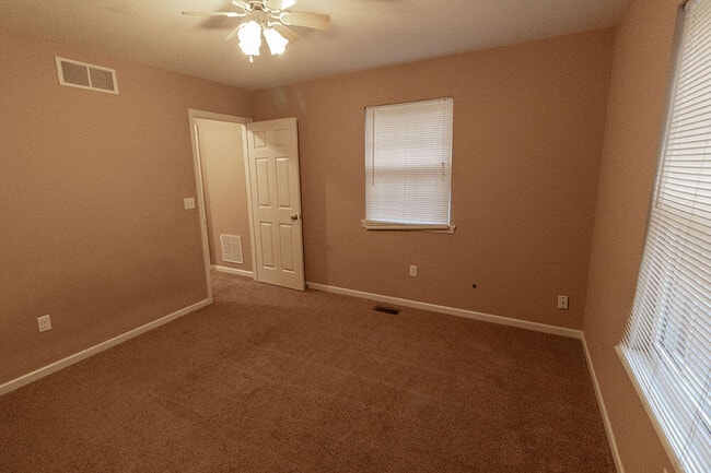 Building Photo - 1530 Florence Dr