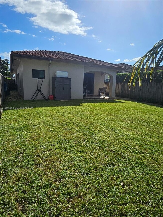 Building Photo - 2030 SW 60th Ave