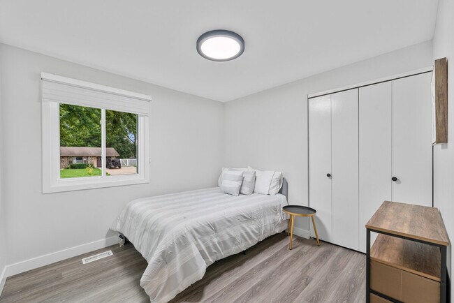 Building Photo - 227 Wakefield Ln