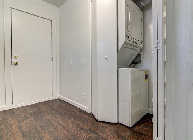 Building Photo - 912 Catalpa St