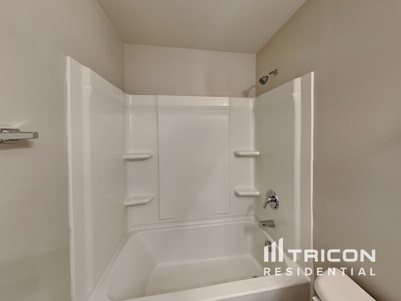 Building Photo - 341 Freeman Cir