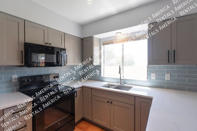 Building Photo - 8071 N Hobby Horse Ct