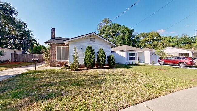 Building Photo - Murray Hill 3 bedroom