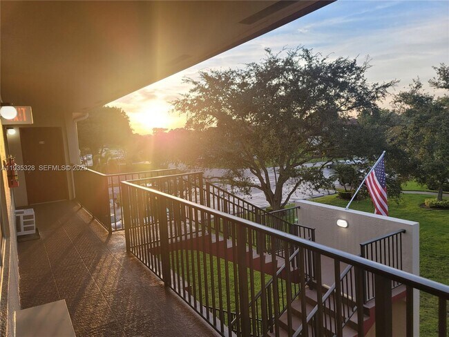 Building Photo - 151 SW 134th Way