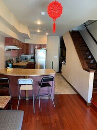 Building Photo - 672 N 33rd St