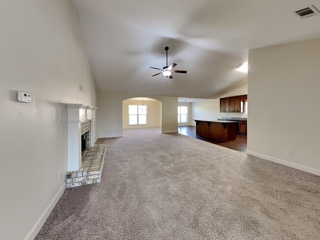 Building Photo - You'll want to see this home for yourself!