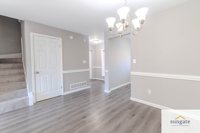 Building Photo - 4254 Cayuga Rd