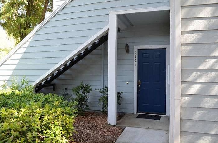 Building Photo - 1701 Bevin Brook Dr