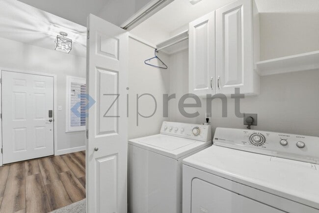 Building Photo - 9600 N 96th St