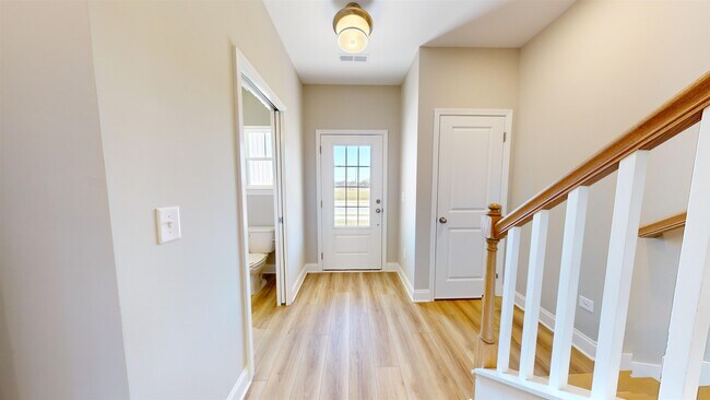 Building Photo - 1032 Moen Lp