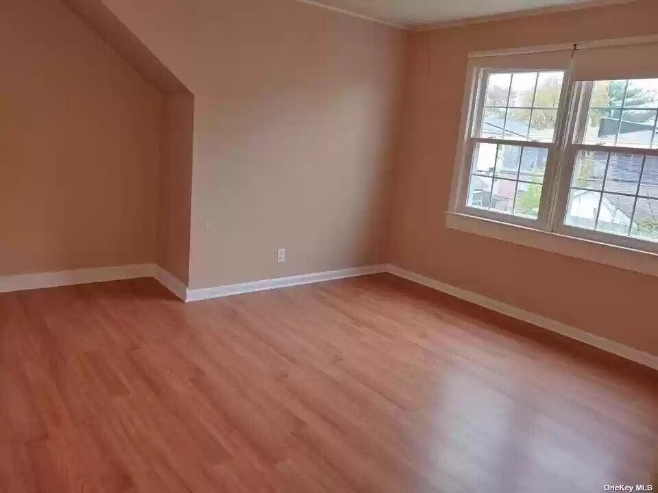 Building Photo - 8640 235th Ct