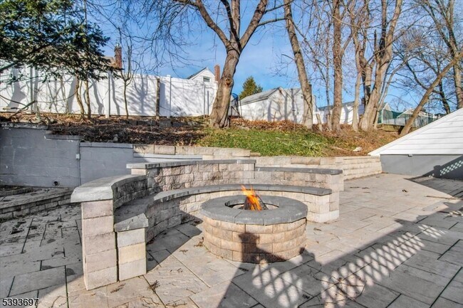 Building Photo - 301 Riverview Rd