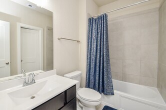 Building Photo - 6807 Vista Ledge Dr