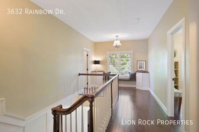 Building Photo - 3632 Rainbow Dr