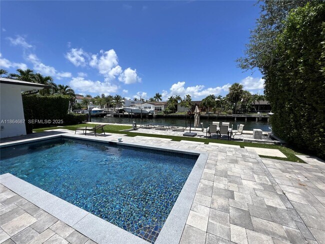 Building Photo - 2062 NE 121st Rd