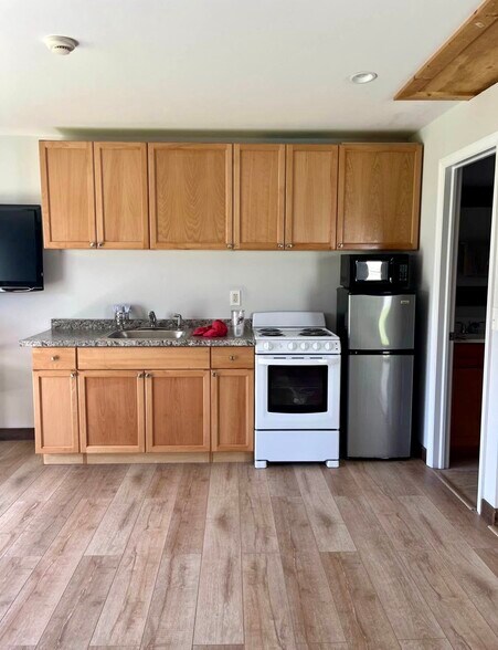 Primary Photo - 9091 SW 49th St