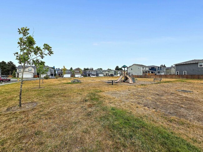 Building Photo - Spacious Newer Lacey Home | 3-Bed Home with A/C, Gas Fireplace, Bonus Loft & Fully Fenced Backyard!