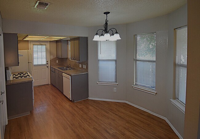 Building Photo - Four Plex