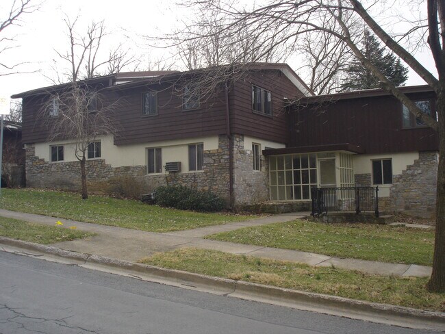 Building Photo - 4Plex - 1104