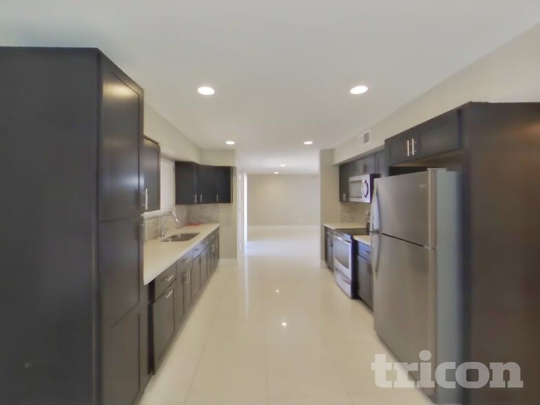Building Photo - 2613 N 89th Dr