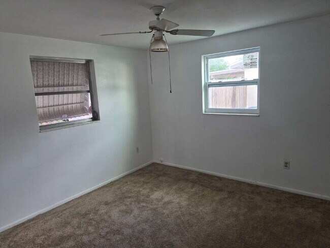 Building Photo - 2-Bed Home in Holiday, FL"
