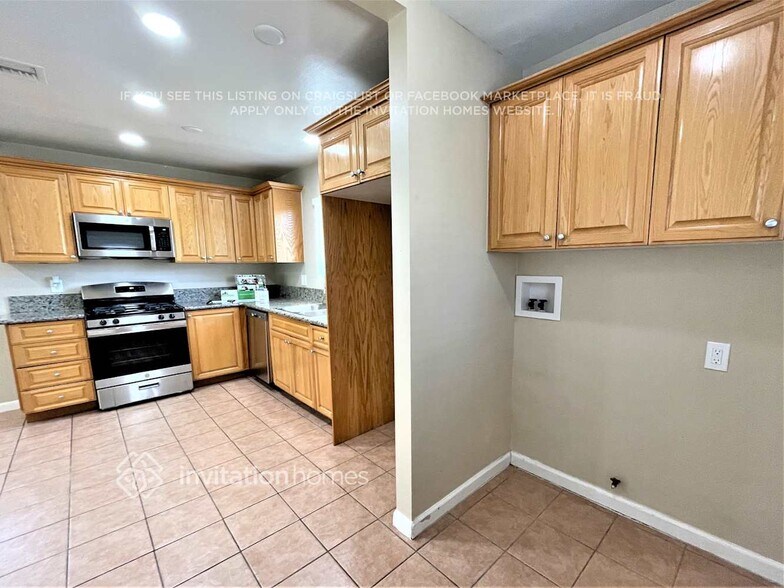 Building Photo - 11148 S Wilton Pl