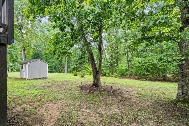 Building Photo - 4107 Lakeview Pkwy