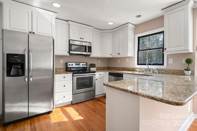 Building Photo - 4601 Linda Kay Dr