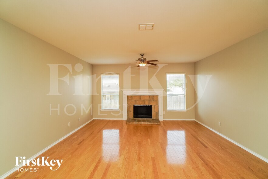 Building Photo - 24014 Buckthorn Pass