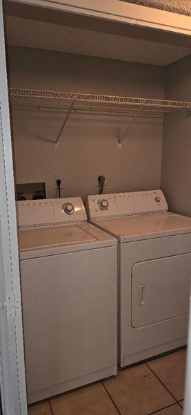 Building Photo - 301 Palm Way